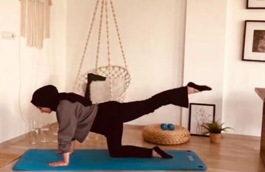 Duygu Akın'ın "Evde kal egzersizi" olay oldu