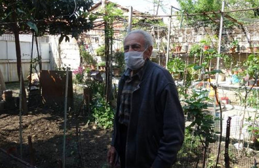 Emekli maaşını kampanyaya bağışladı