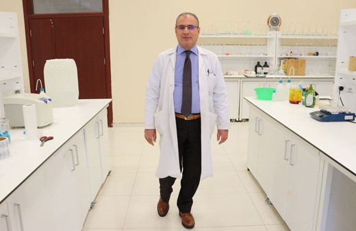 Teröristlerin baskınından samanlıkta saklanarak kurtuldu profesör oldu