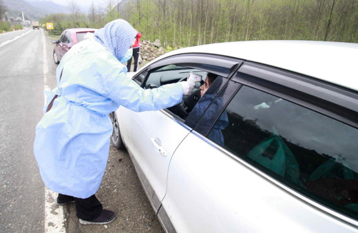 İstanbul'da koronaya yakalanan çift Rize'ye gelip komşularına bulaştırdı 7 kişi karantinada