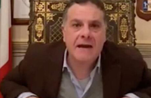 İtalyan belediye başkanı isyan etti: Kan emici tefeciler