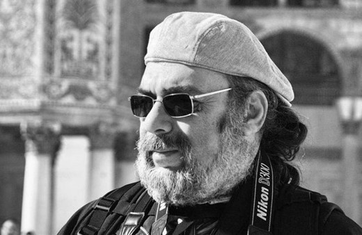 Aydın'da yaşayan fotoğraf sanatçısı evinde ölü bulundu