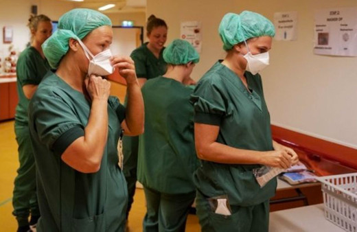 Hollanda'da sağlık çalışanları isyanda koruyucu ekipman yok