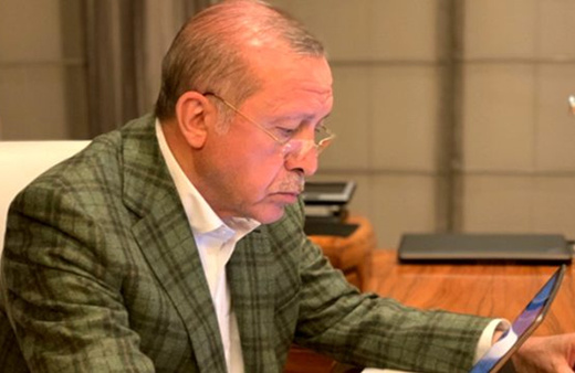 İletişim Başkanı gece saatlerinde Cumhurbaşkanı Erdoğan fotoğrafı paylaştı