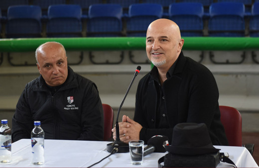 Ünlü oyuncu ve radyo programcısı Yavuz Seçkin abisini kaybetti