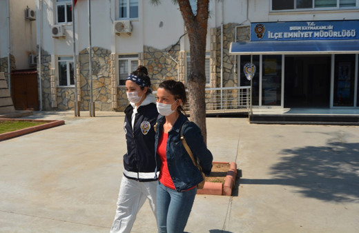 Kızı ile sevgilisi miras için babasını zehirli gözleme ile öldürdü