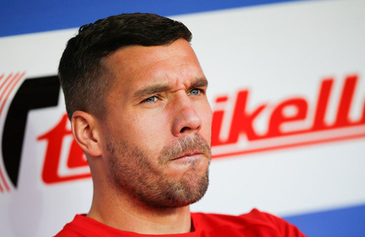 Lucas Podolski: Bu sezon sahada bitmeli