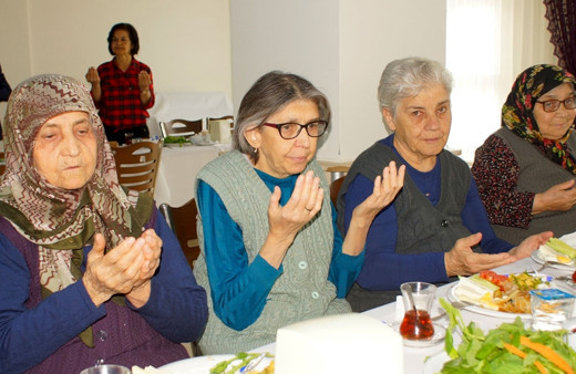 Bakan Selçuk: Huzurevlerine 64 milyon lira ödenek gönderdik