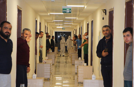 Kuveyt'ten ülkeye getirilen Türk vatandaşları Cumhurbaşkanı Erdoğan'a minnettar