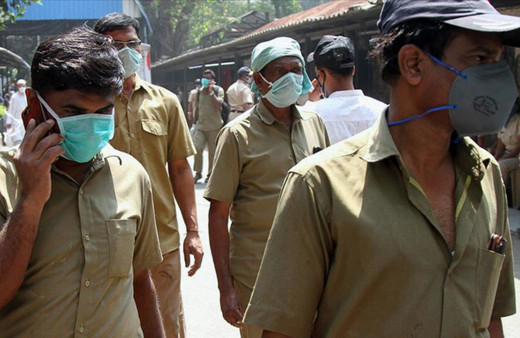 Hindistan'da binlerce kişi sokağa çıkma yasağını protesto etti