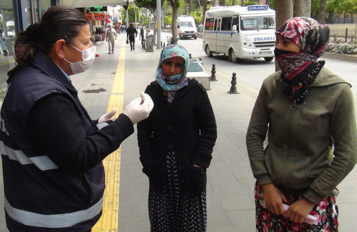 Dilenci kadın 3 günde 10 bin 26 lira ceza yedi! 'Yine dileneceğim' dedi