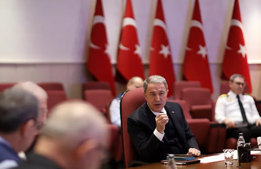 Bakan Akar'dan Yunanistan'a uyarı: Yunanistan'ı tehdit etmiyoruz ama antlaşmalara uymalı