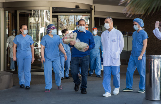 Koronavirüsü yenen Prof. Dr. Bülent Tutluoğlu taburcu edildi