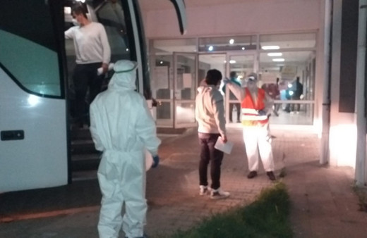 Yunanistan’daki karantina gemisindeki 35 Türk vatandaşı Tekirdağ’a getirildi