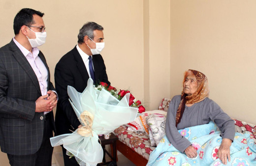 Osmaniye'de 93 yaşında koronavirüs mücadelesini kazandı