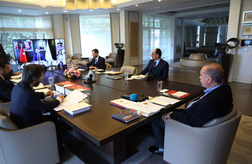 Cumhurbaşkanı Erdoğan milli futbolcularla görüştü