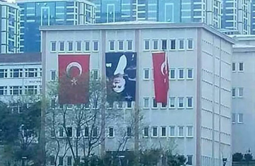 Trabzon Üniversitesi'nde Atatürk posteri ters asıldı soruşturma başlatıldı