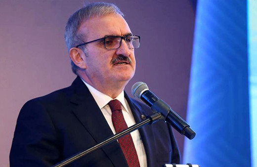 Yoruma sinirlenen Antalya Valisi böyle yanıtladı: Seni kimliksiz yumurta kafa