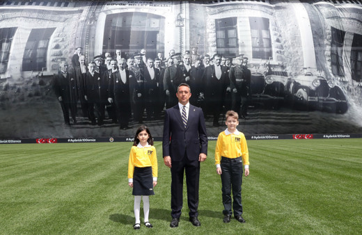100 yıl önceki fotoğraf, Fenerbahçe Stadı'nda dalgalandı