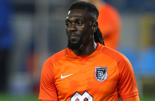 Emanuel Adebayor'dan bağış eleştirilerine yanıt