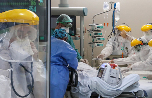 Kırmızı kodlu alanda koronavirüsle mücadele! Çarpıcı görüntüler