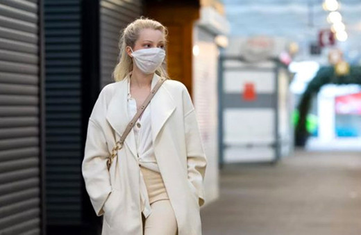 Koşarken maske takan adamın akciğeri patladı