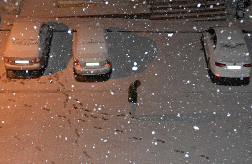 Kars Sarıkamış beyaza büründü! Nisan ayında yağan kar herkesi şaşırttı