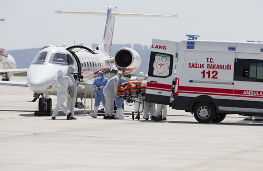 Ambulans uçakla Türkiye'ye getirilen hasta İsveç basınında büyük ses getirdi