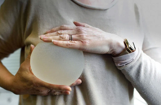 Silahla vurulan kadını göğsüne taktırdığı silikonlar kurtardı! Şaka değil gerçek!