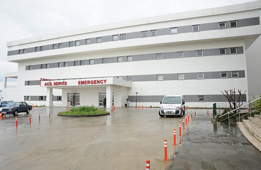 Trabzon'da doktoru kovalayıp skandal cümleyi kurdu: O tüpü sana takacağım