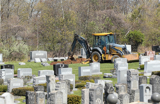 Dünyada koronavirüsten ölenlerin sayısı 210 bini aştı