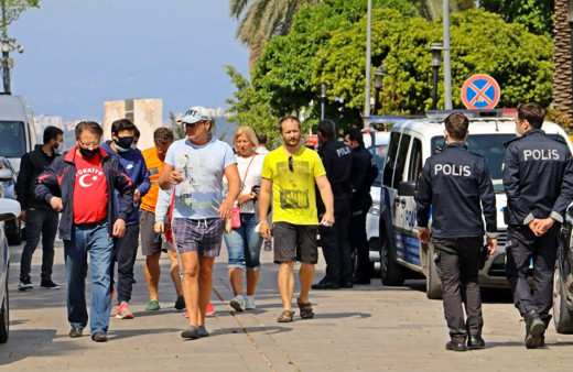 Antalya'ya tatil için gelen Ruslar parasız kaldı