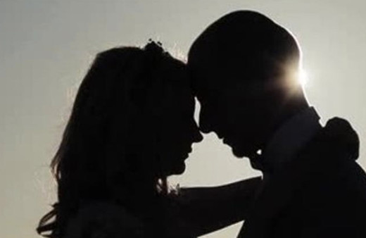 Karı-koca öpüşürse oruc bozulur mu Diyanet ne diyor?