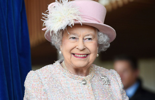 İngiltere Kraliçesi Elizabeth'in köpek mezarlığı şok etti! Hem de evinin bahçesinde