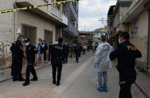 Adana'da 'dur' ihtarına uymayan 18 yaşındaki Suriyeli genci öldüren polis açığa alındı