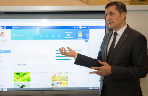 Okulların açılacağı tarih belli oldu! Milli Eğitim Bakanı Ziya Selçuk'tan YKS sınavı açıklaması