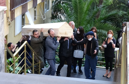 Modacı Nur Yerlitaş'ın cenazesi! Benan Yerlitaş kimdir mirası ona kaldı deniyor