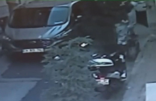 Fatih'te yol verme tartışması sonrası saldırı kamerada