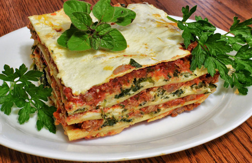 İftara ne pişirşem diyorsanız :"Lazanya tarifi"