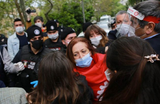Gözaltına alınan DİSK Başkanı Arzu Çerkezoğlu ve yanındakiler serbest kaldı