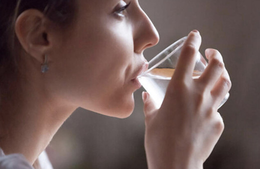 Sahurda ezan okunurken su içilir mi oruç bozulur mu?