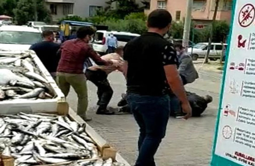 Olay yeri Adana! Pazarcılar denetim yapan memurları darp etti