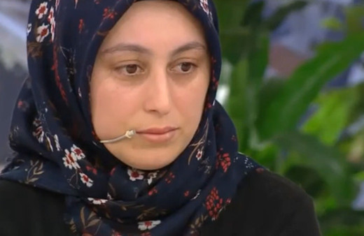 Hülya Kuran Esra Erol'da ağlayarak Dilek'i fırçaladı