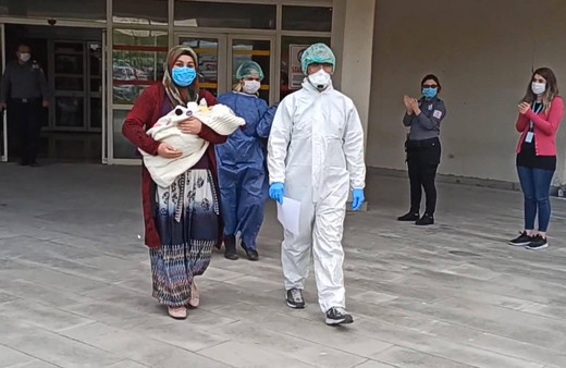 Nevşehir'de anne ile 40 günlük bebeği koronavirüsü yendi