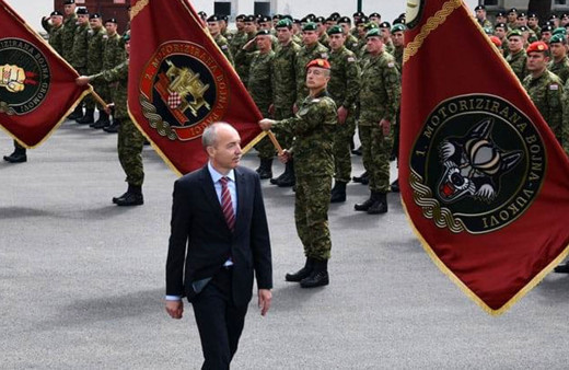 Hırvatistan’da savunma bakanı istifa etti! Bakın sebebi neymiş