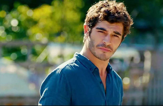 Oyuncu Burak Deniz kaza yaptı