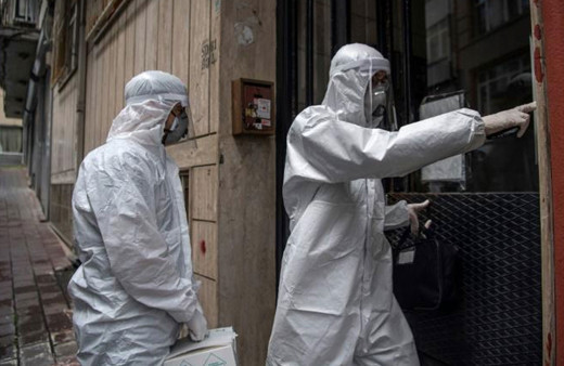 Doktorlar Koronavirüsün izini sürmek için dedektife dönüşüyor