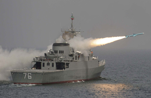 İran Ordusu bu sefer yanlışlıkla kendi savaş gemisini vurdu! 40'dan fazla ölü var