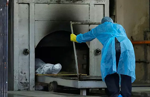 Korkunç! Müslümanların cesetlerini yakıyorlar! Ailelerine zorla imza attırılıyor