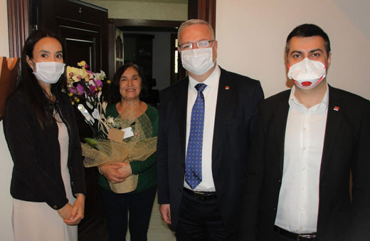 CHP Ankara teşkilatından anneler günü ziyareti